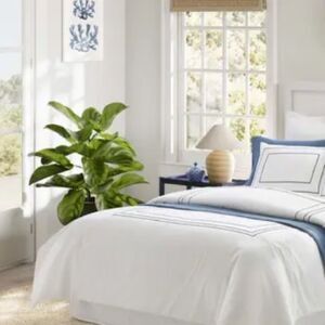 Nautica Alden Embroidered White Duvet Cover Set - Twin, Navy, NWT, open box